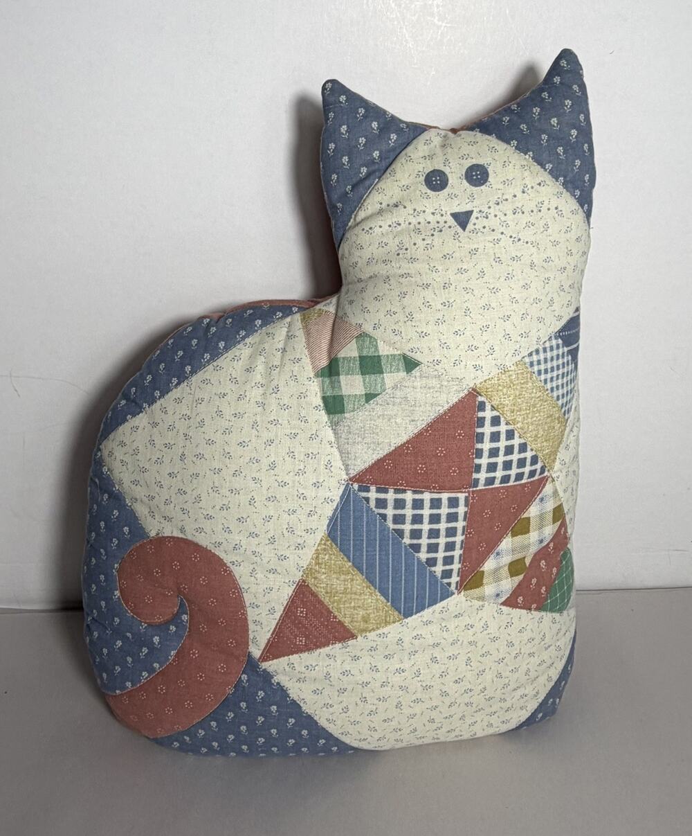 Vintage cat Handmade Patchwork pillow Quilt Grannycore cottage Kitty Cat 15x11